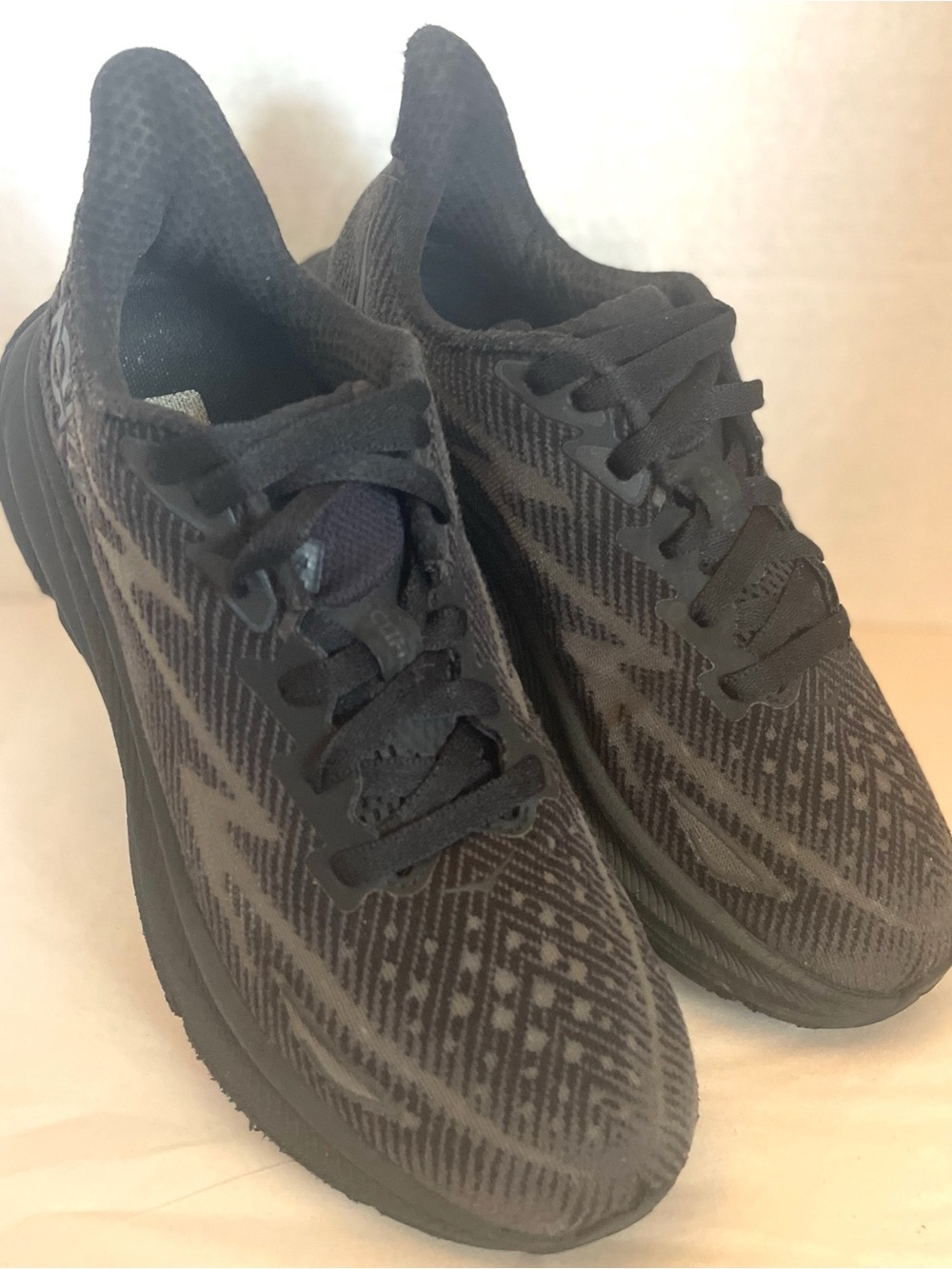 Hoka One One HOKA Clifton 9 Triple Black Size 8.5 D